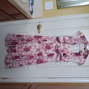 Offers Invited.💖 Beautiful Dress! Size 12! Shoulder to Hem 45 inches